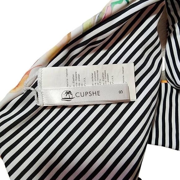 Cupshe Women's Floral Reversible Bikini Set Size Small - Picture 6 of 11